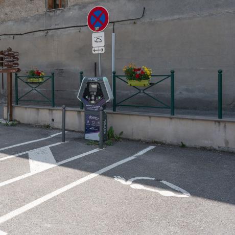 Borne de recharge pour véhicules électriques - Place d'Arnaudville, Jausiers - Borne de recharge pour véhicules électriques - Place d'Arnaudville, Jausiers Borne de recharge pour véhicules électriques - Place d'Arnaudville, Jausiers - Borne de recharge pour véhicules électriques - Place d'Arnaudville, Jausiers
