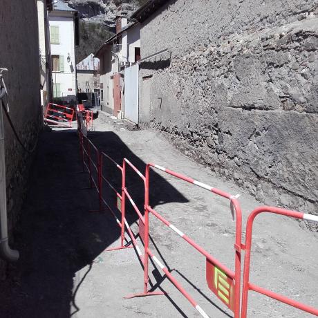 TRAVAUX DE REFECTION DES RESEAUX HUMIDES ET DE LA VOIRIE DE LA RUE DES ECOLES - PHOTO EIFFFAGE