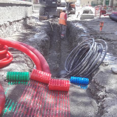 TRAVAUX DE REFECTION DES RESEAUX HUMIDES ET DE LA VOIRIE DE LA RUE DES ECOLES - PHOTO EIFFFAGE