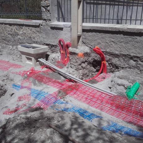 TRAVAUX DE REFECTION DES RESEAUX HUMIDES ET DE LA VOIRIE DE LA RUE DES ECOLES - PHOTO EIFFFAGE