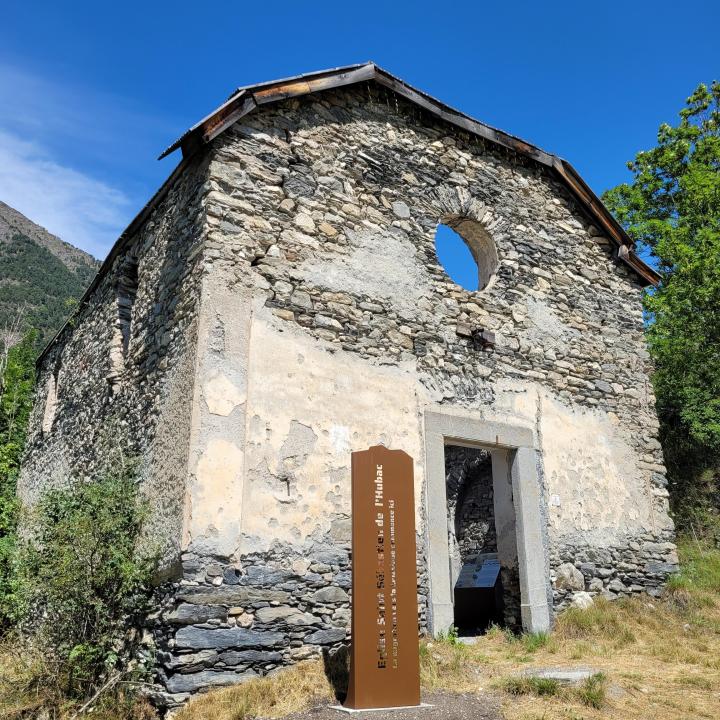 Jausiers_église St Sébastien Hubac_façade principale_totem