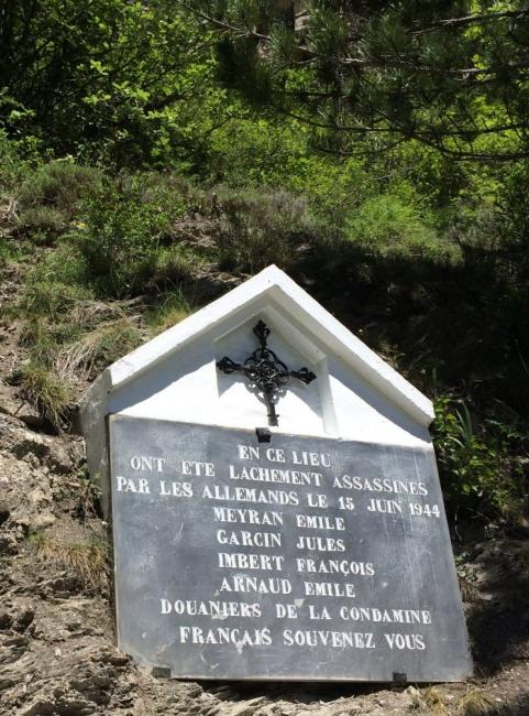 Plaque_douaniers_fusillés_15 juin 1944